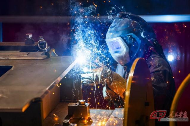 智启新程·新春走基层“陆地飞虹”迎来春运站岗(图3)